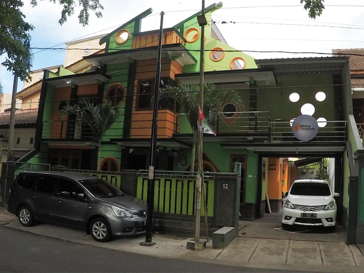 Dhika Adventure Hostel โปรโบลิงโก ภายนอก รูปภาพ