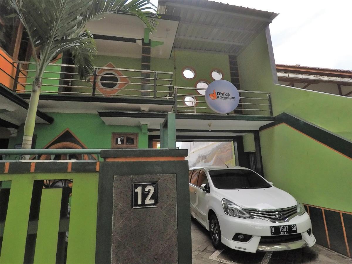Dhika Adventure Hostel โปรโบลิงโก ภายนอก รูปภาพ