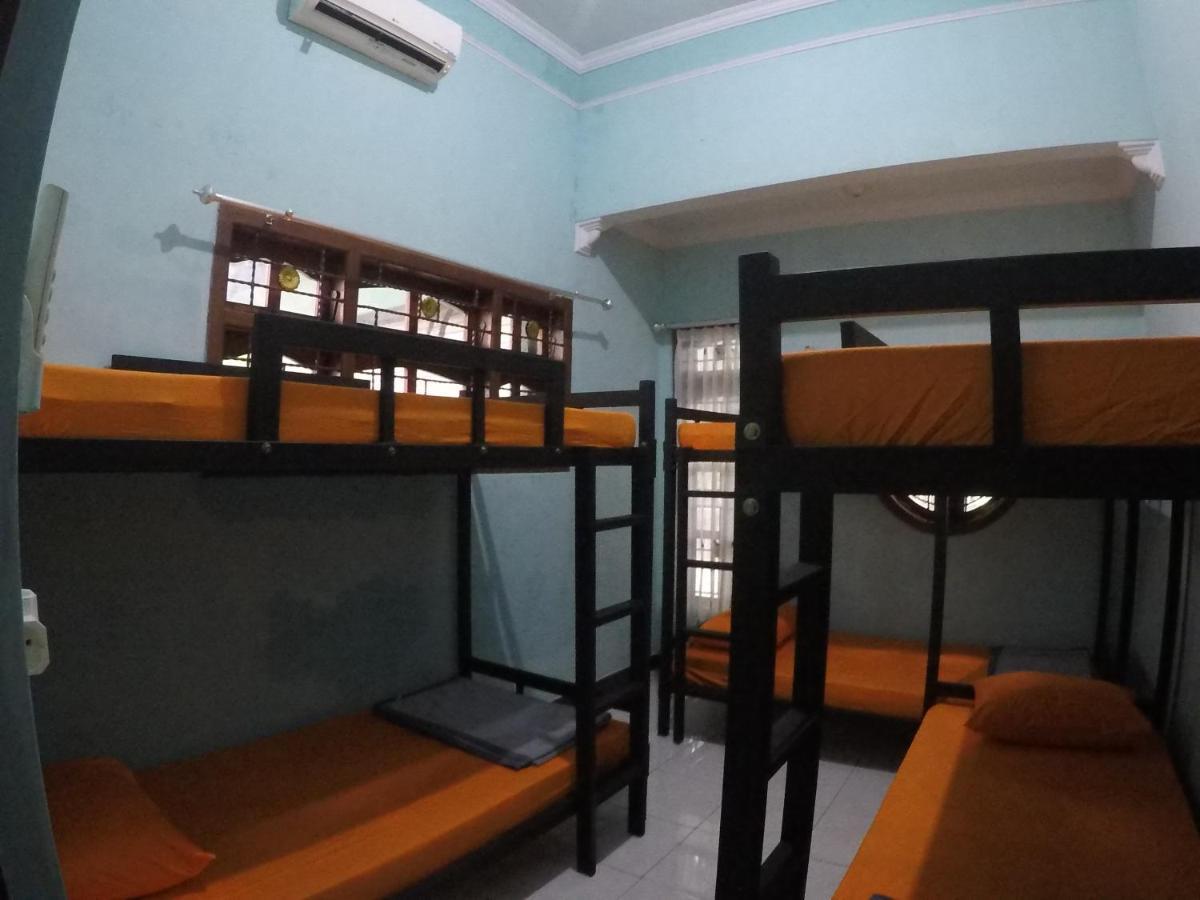 Dhika Adventure Hostel โปรโบลิงโก ภายนอก รูปภาพ