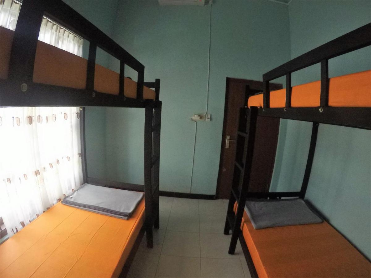Dhika Adventure Hostel โปรโบลิงโก ภายนอก รูปภาพ