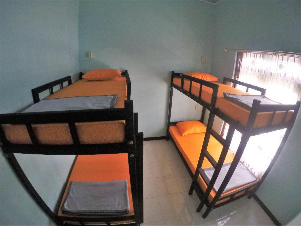 Dhika Adventure Hostel โปรโบลิงโก ภายนอก รูปภาพ