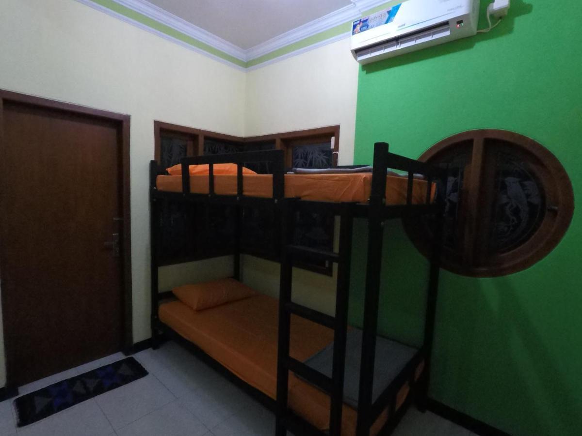 Dhika Adventure Hostel โปรโบลิงโก ภายนอก รูปภาพ