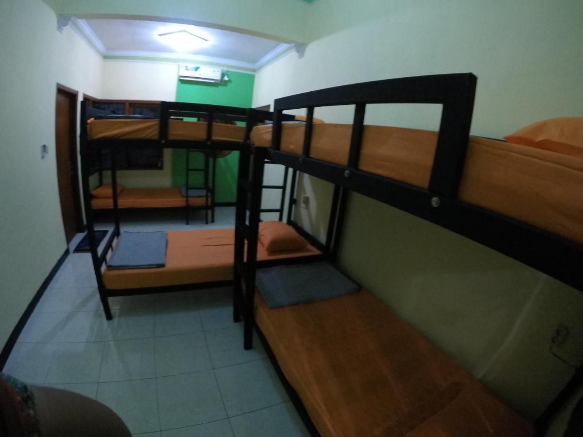 Dhika Adventure Hostel โปรโบลิงโก ภายนอก รูปภาพ