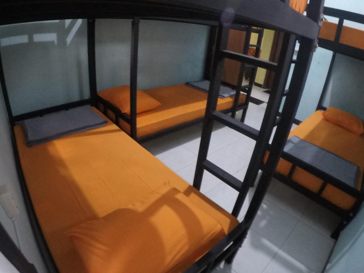 Dhika Adventure Hostel โปรโบลิงโก ภายนอก รูปภาพ