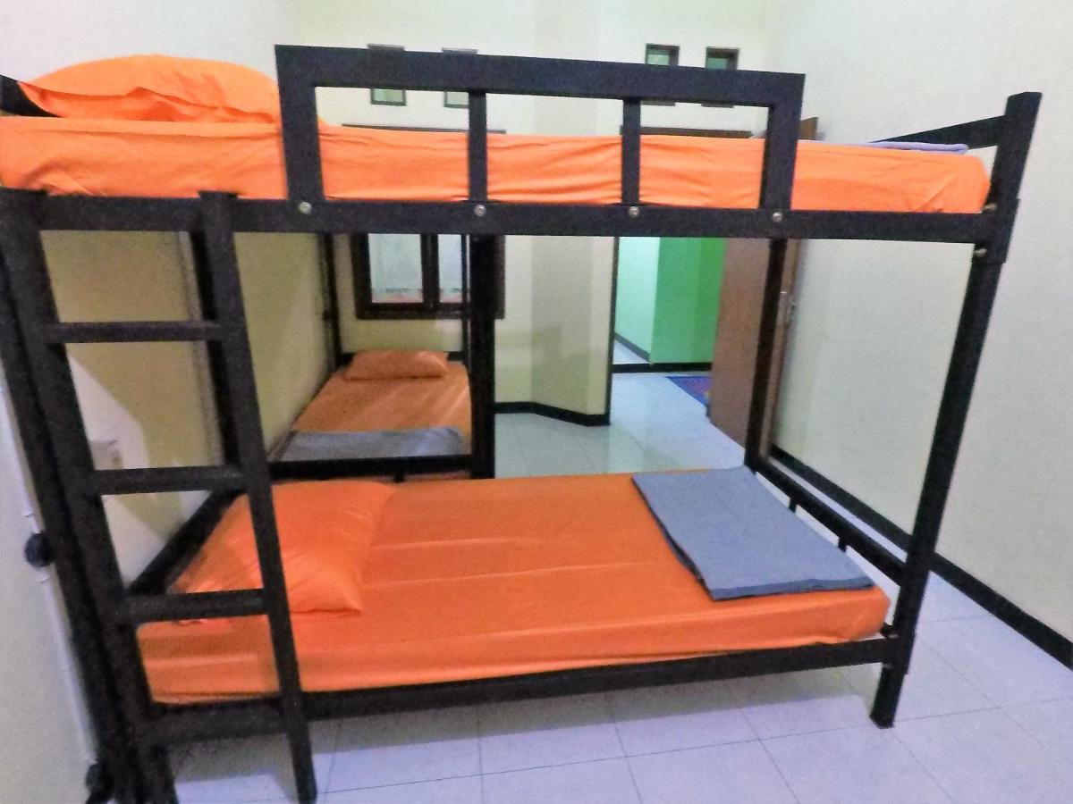 Dhika Adventure Hostel โปรโบลิงโก ภายนอก รูปภาพ