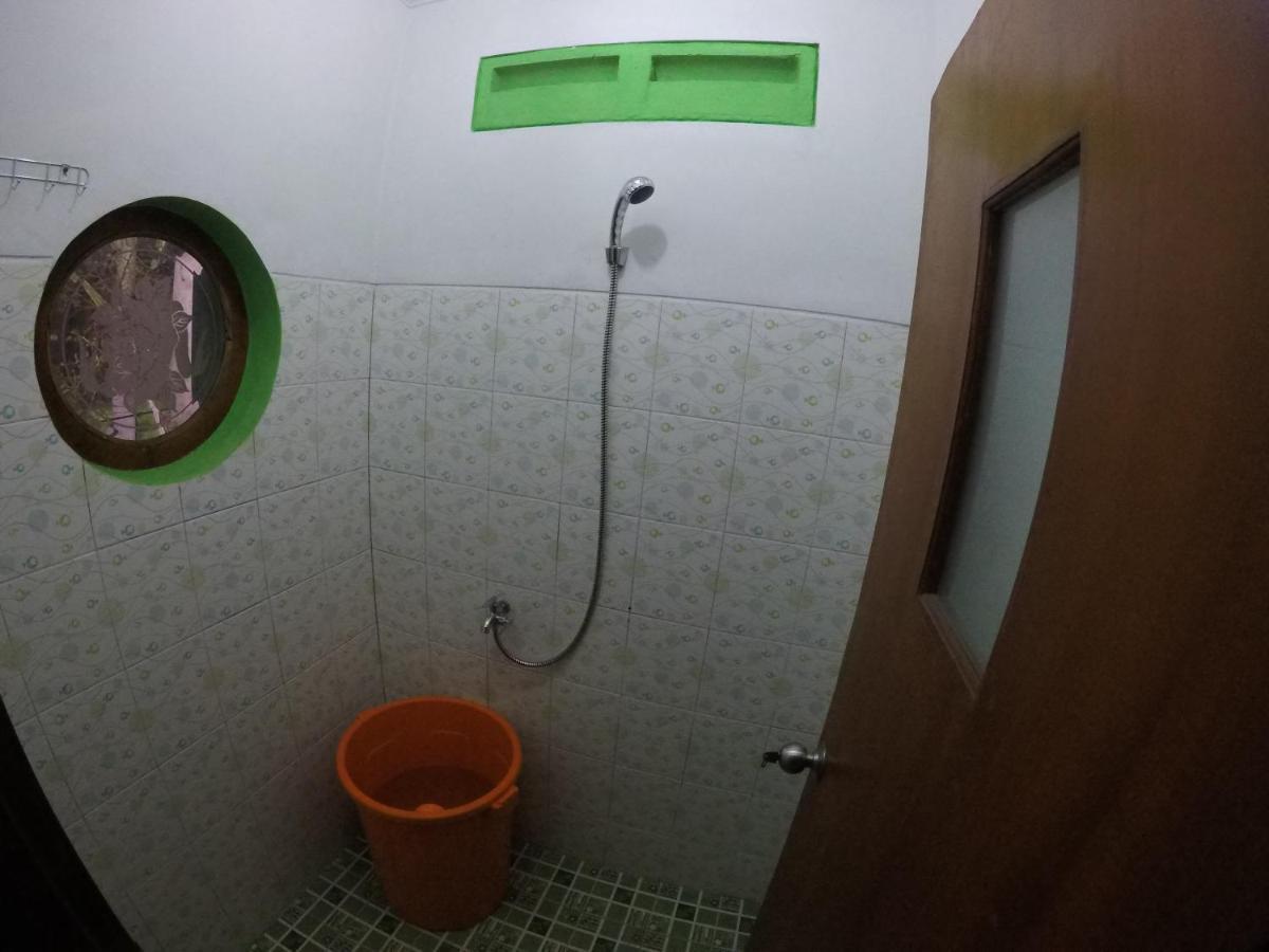 Dhika Adventure Hostel โปรโบลิงโก ภายนอก รูปภาพ